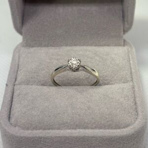 9K White Gold Diamond Ring, size 5.75